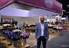 Felipe Villamizar of Maria Flowers sources, mainly roses, from different farms in Ecuador (around 70 percent of their assortment is grown in this country) and Colombia (accounts for 30 percent of their assortment). The US is their biggest market and over the years he sees that the US consumer is starting to appreciate more the quality, range of colors and large head sizes of the roses from Ecuador.