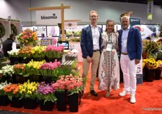 The team of Bloomia, from left to right: Werner Jansen, Norma Wohlman and Marcel Vijverberg at the American Grown pavilion. Besides the US (at the West Coast) they also have farms in Chile and South Africa. Tulip is their main product which they grown on 42 acres (with a production of 75 million tulips). They ship nationwide and see the apatite for tulips growing. In summer, they also grow peonies.