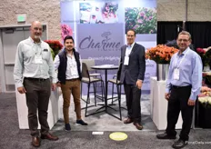 The team of Charme Flowers, a Miami based importing company that imports from Colombian farm La Gaitana Farms. They try to differentiate themselves from the competition by supplying different kind of products. On top of that, they are always looking to expand markets. Next to the US, they also supply Australia, Korea and Spain.