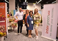 The ladies of USA Bouquet with Jordy de Jong of Intergreen. These companies merged last year, using each others strengths. 