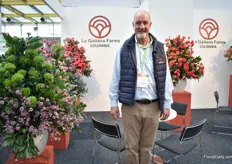 Frans Buzek of La Gaitana Farms Colombia. This Colomnbiancarnationfarm started to add more types of flowers to their assortment over the last years. At the IFTF they were presenting eruyngium, Solomio and raffine next to their carnations.