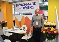 Ignacio Gomez of Benchmark Growers next to the Mumballs, a variety they just started to produce in Antioquia, Colombia. Special about this variety is the round shape of the flower.
