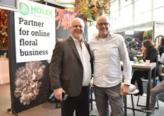 Scott Hill of USA Bouquet visiting the booth of Holex, Albert Bypost in the picture. They are both part of the Dutch Flower Group.