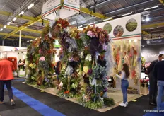 The colorful booth of Liguria Blumen.