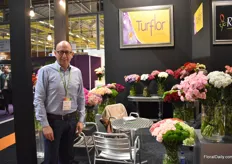 Mauricio Briceno of Turflor. This Colombian carnation grower is presenting his standard and tinted carnations.